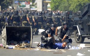 2014-07-04T155336Z_768885161_GM1EA741U9601_RTRMADP_3_MACEDONIA-TRIAL-CLASHES